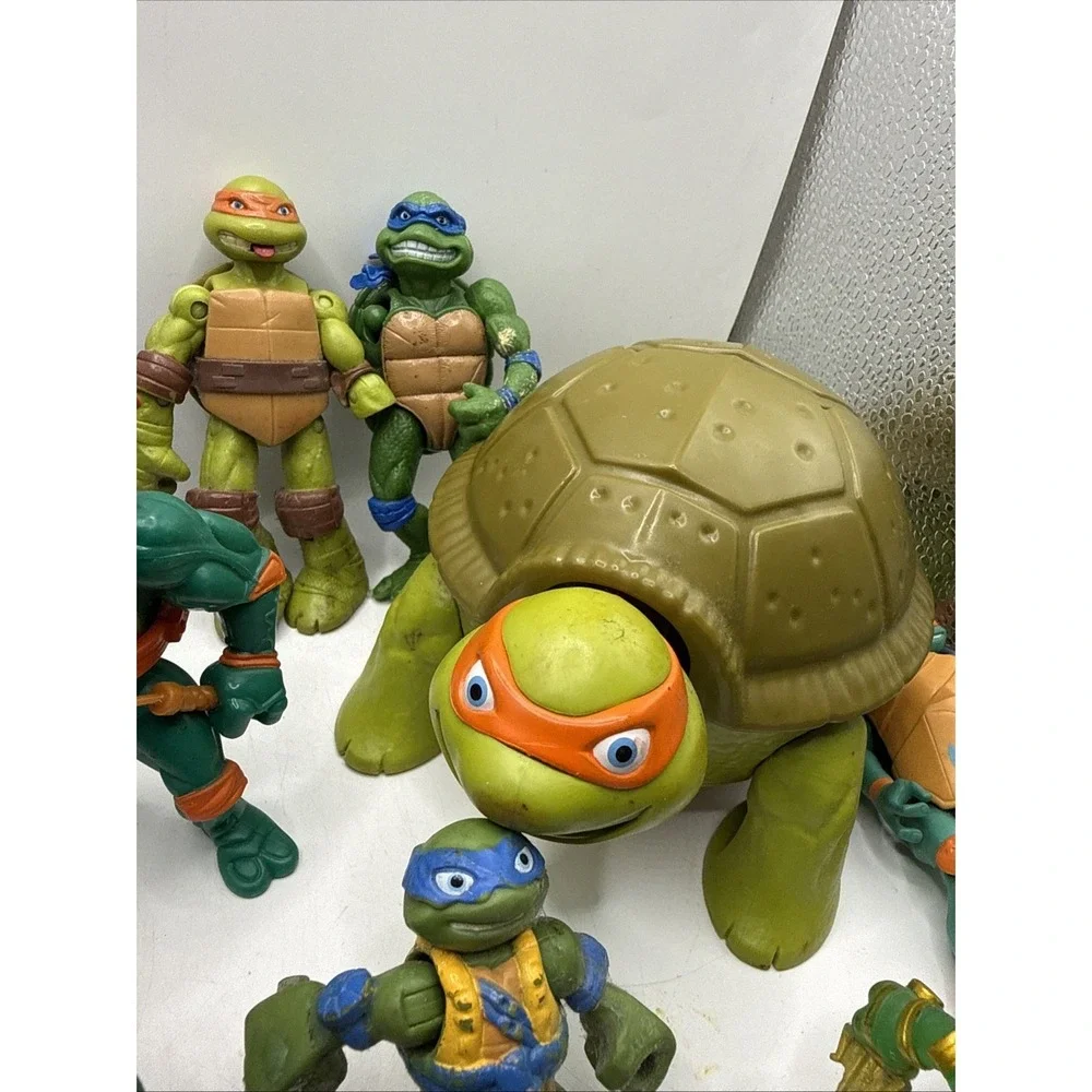 LOT 19 TEENAGE‎ MUTANT NINJA TURTLES ACTION FIGURES